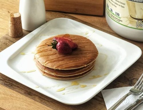 Pancakes Fit de Proteína con Banana y Fresas